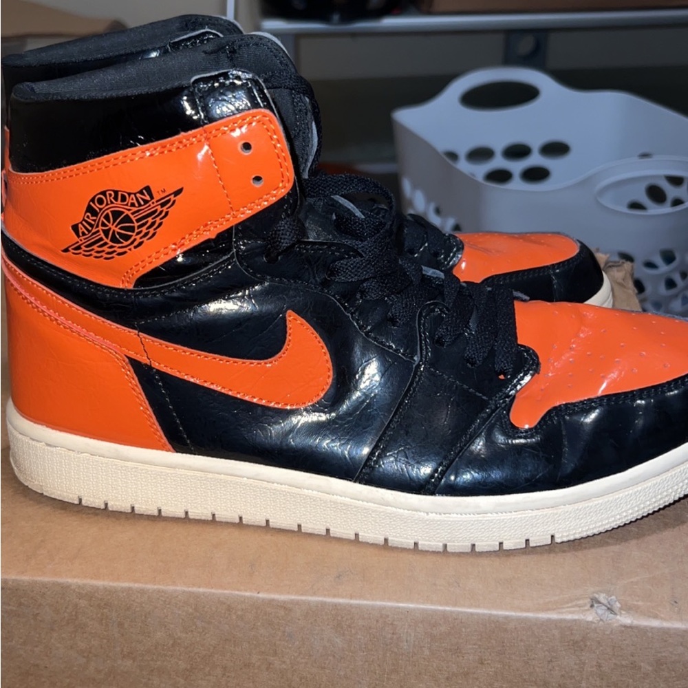 Jordan 1’s Shattered Backboard 3.0 size 11 men